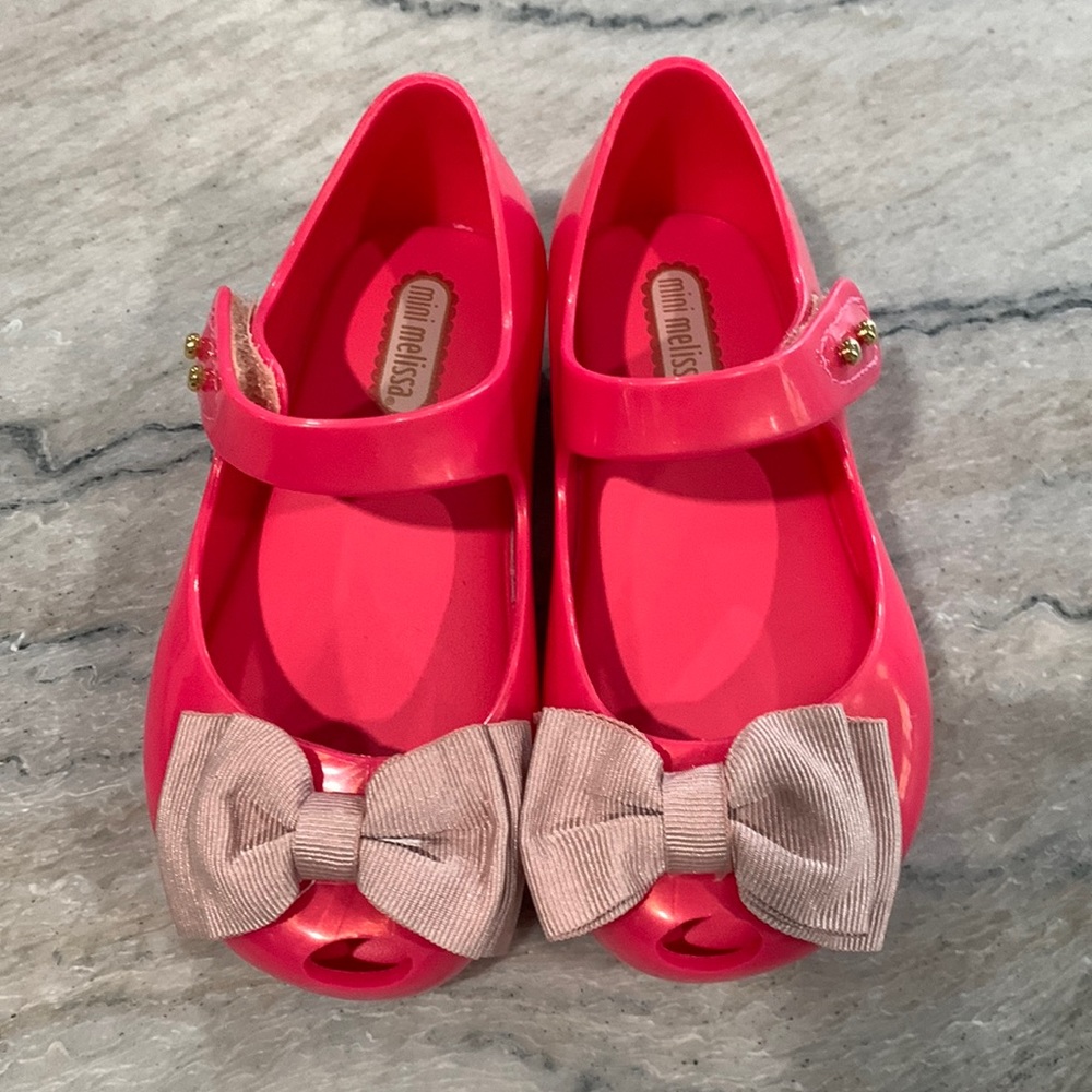 Mini Melissa ultragirl in pink lemonade. Never worn.